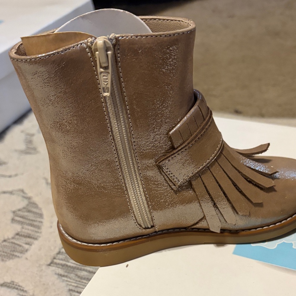 Elephantito Shimmering Tan Fringe Boots - Picture 4 of 6